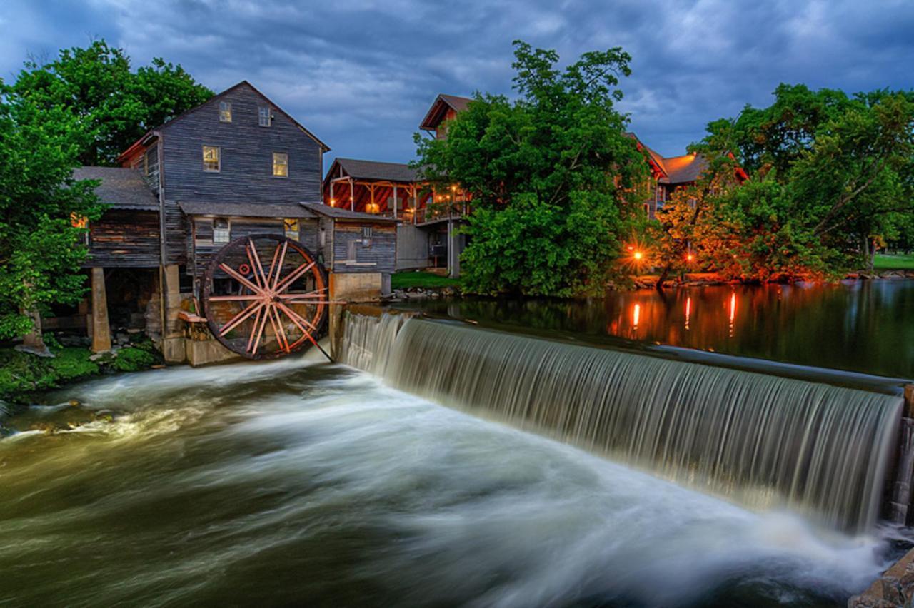 Suite Sensations, Hot Tub, Pool Table, 1089 Free Tickets Each Paid Day, Dollywood And More Pigeon Forge Exterior foto