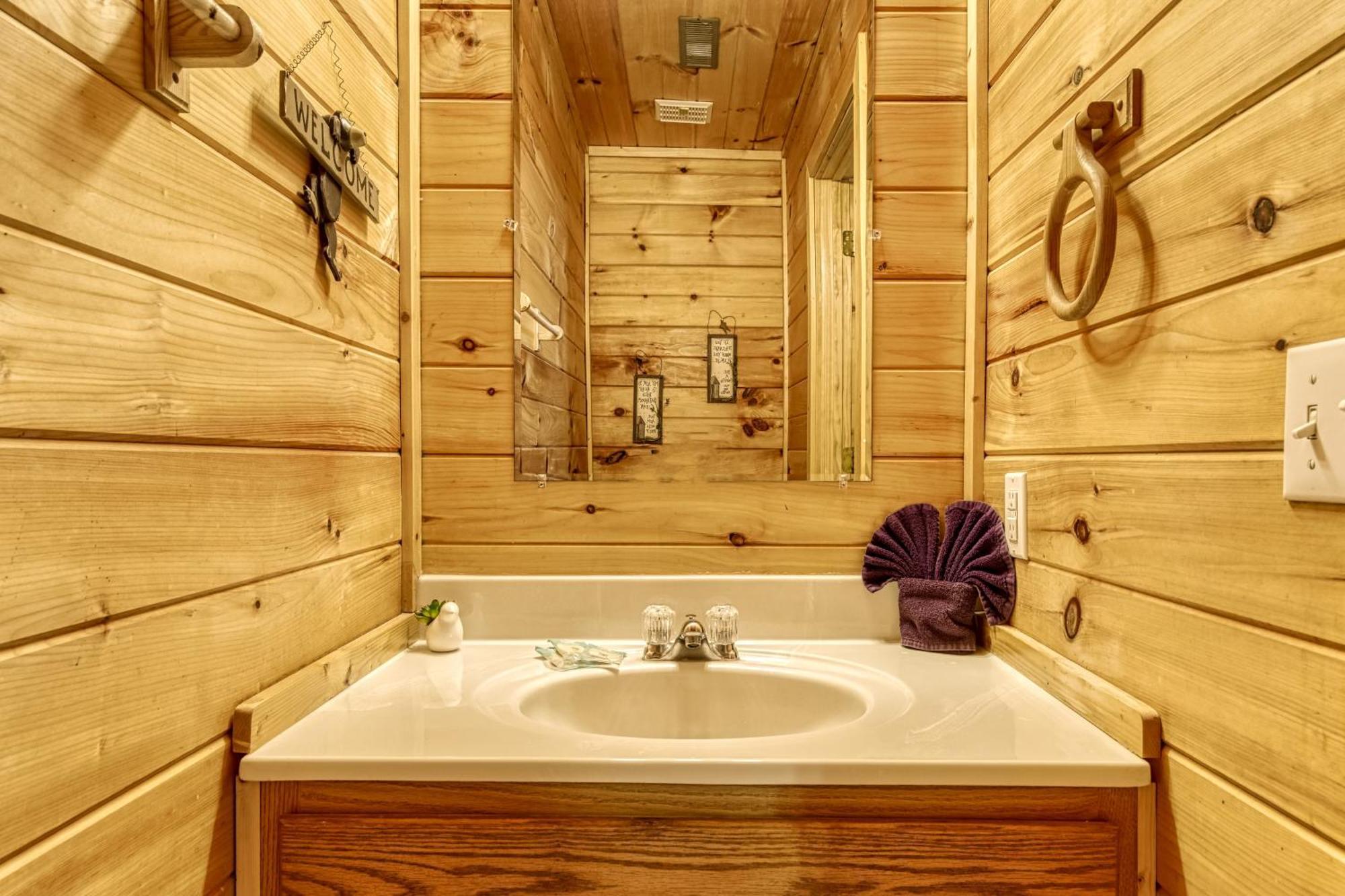 Suite Sensations, Hot Tub, Pool Table, 1089 Free Tickets Each Paid Day, Dollywood And More Pigeon Forge Exterior foto