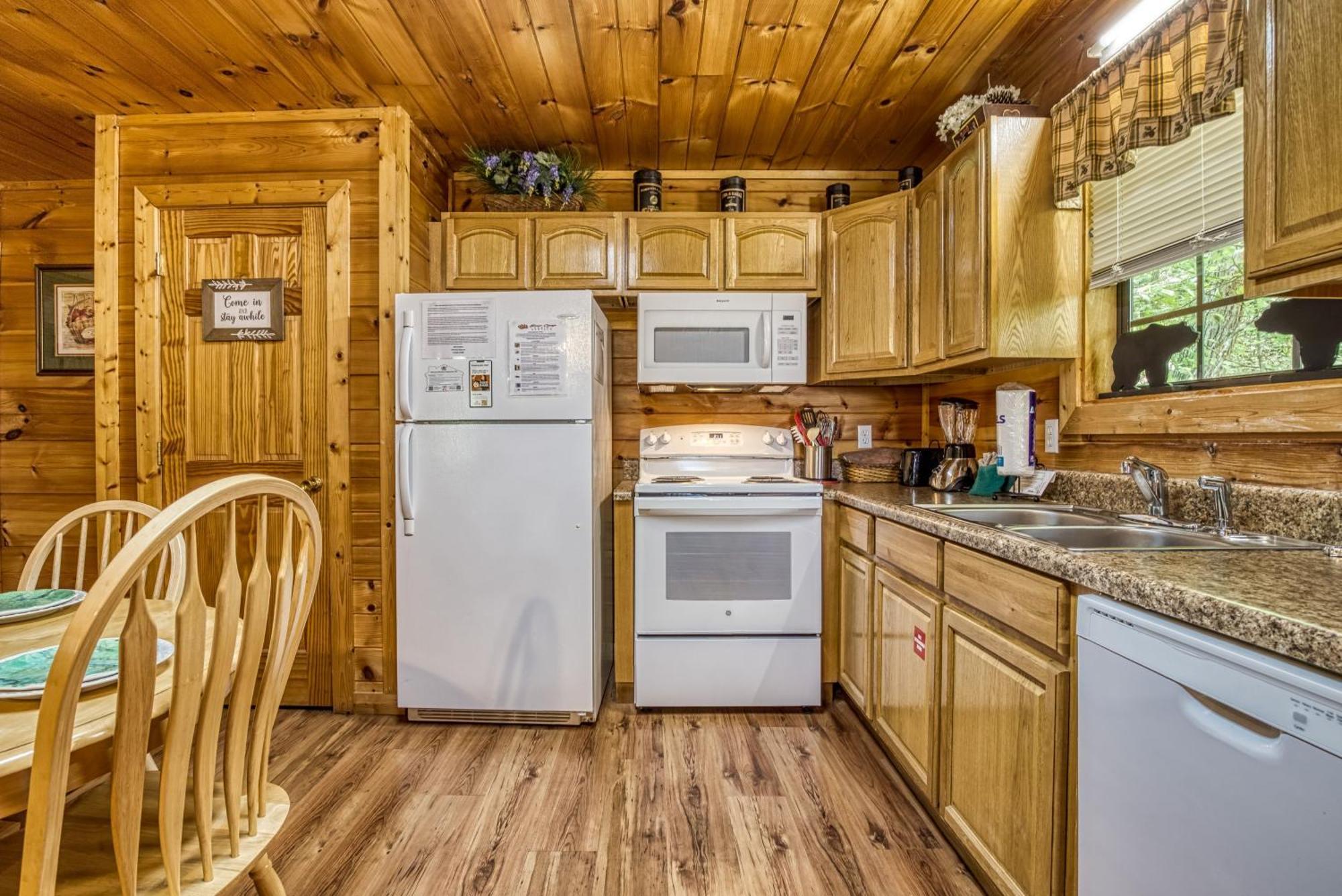 Suite Sensations, Hot Tub, Pool Table, 1089 Free Tickets Each Paid Day, Dollywood And More Pigeon Forge Exterior foto